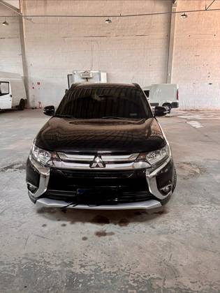 MITSUBISHI OUTLANDER 3.0 GT 4X4 V6 24V GASOLINA 4P AUTOMÁTICO